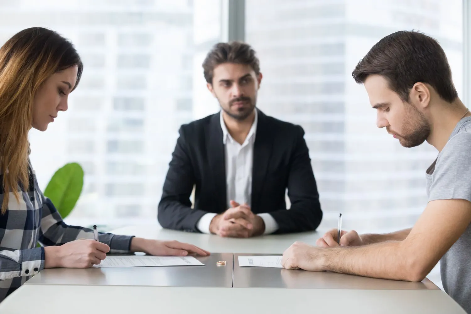 How EH Mediation Guides Couples Toward Fair and Balanced Outcomes Tewkesbury